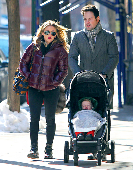 Hilary Duff, Ex Mike Comrie Vacation With Son Luca: Picture