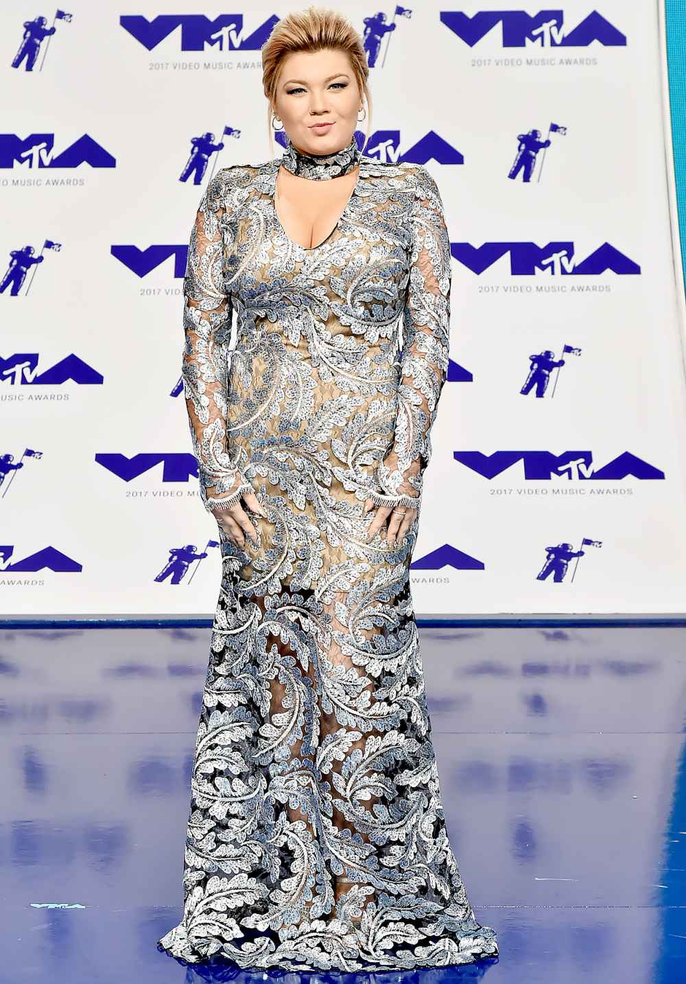 Vmas 2017 Amber Portwood Stunned In Nude Illusion Dress Us Weekly