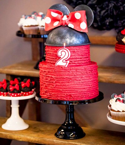 Jason and Molly Mesnick Threw a Dream Disney Party for Daughter Riley