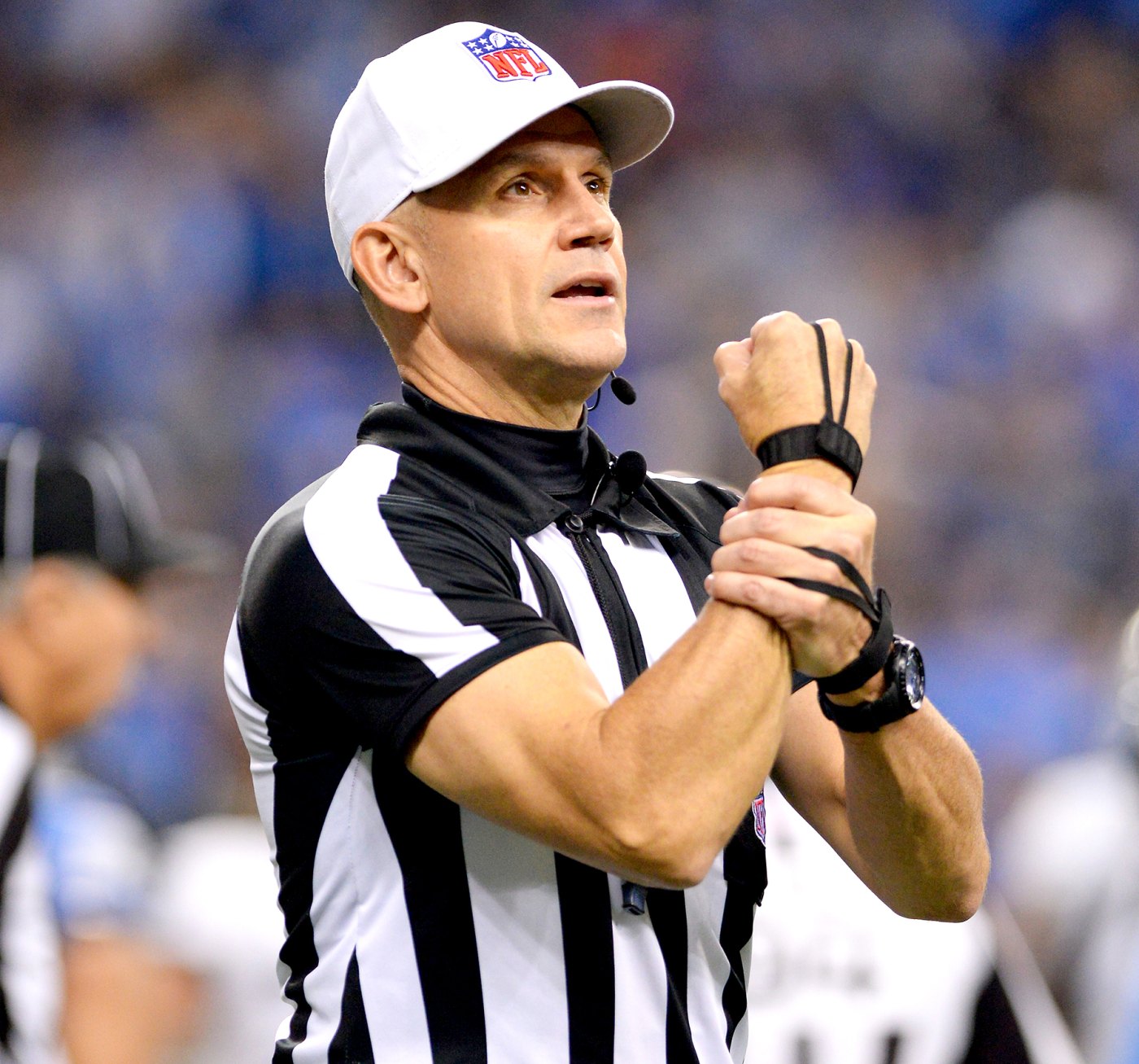 Fans Swoon for Super Bowl 50's Hot Ref