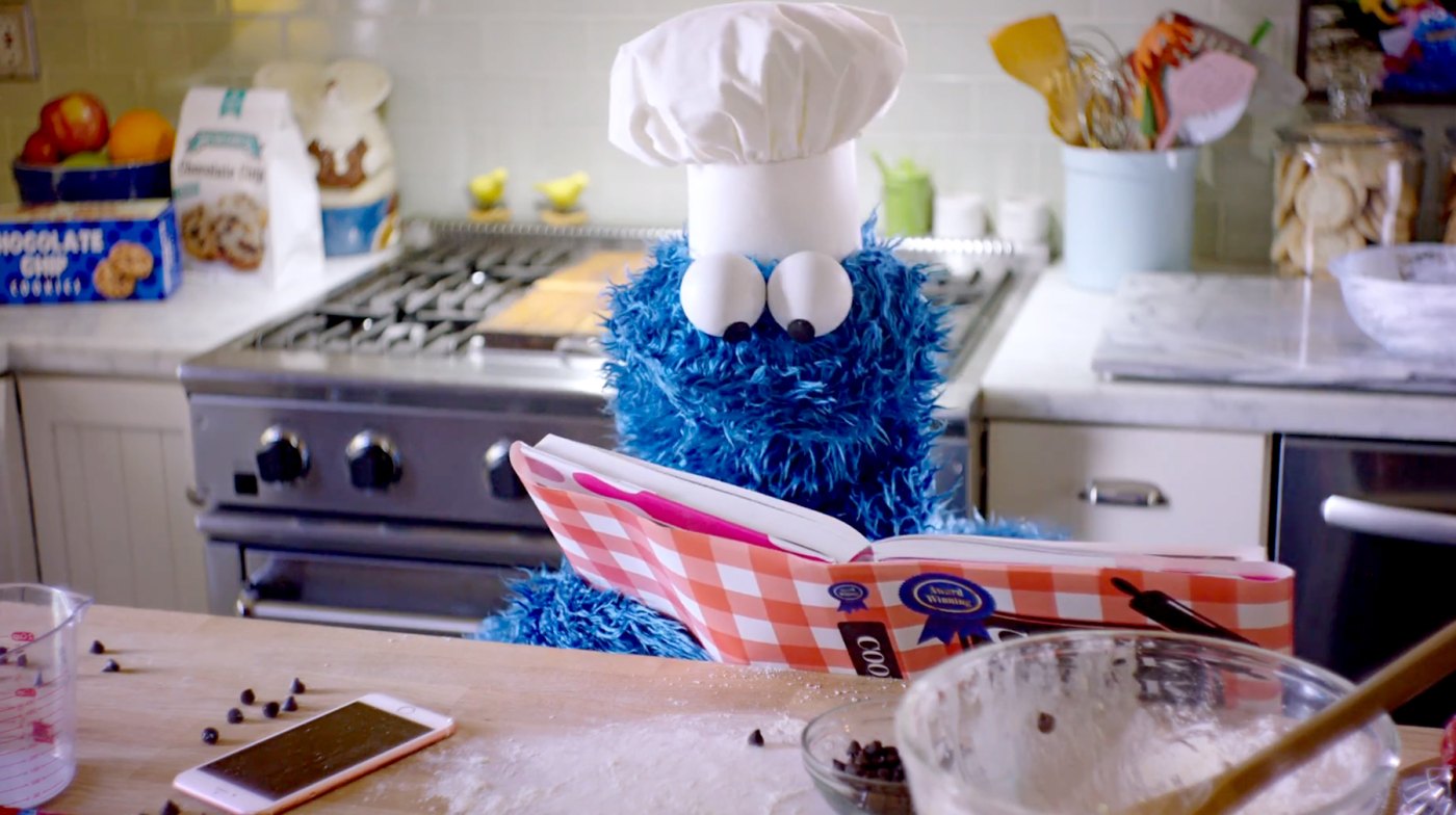 Cookie Monster Loses His Patience in New Apple iPhone 6s Commercial