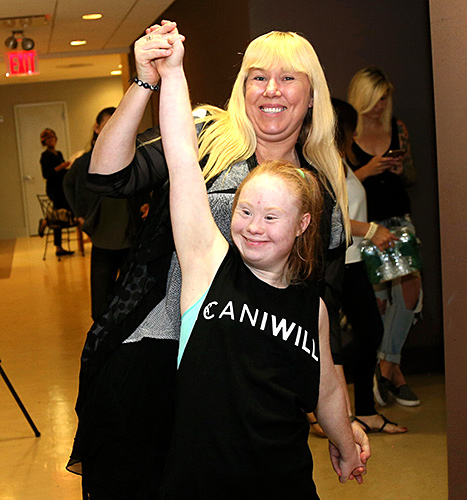 Madeline Stuart Model With Down Syndrome Walks Runway At Nyfw Pics 