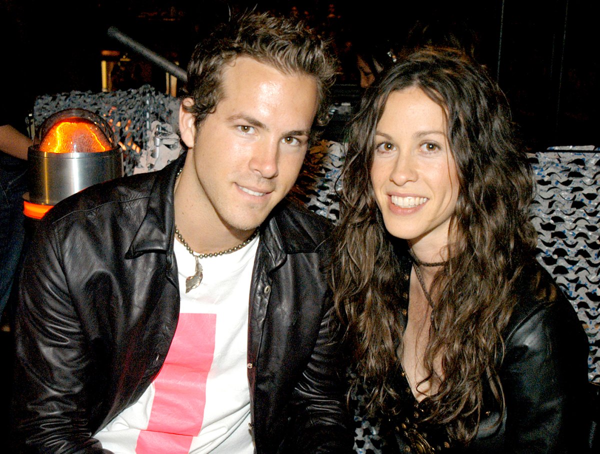 Ryan Reynolds Sings Ex Fiancee Alanis Morissettes Ironic On Live Tv Watch 