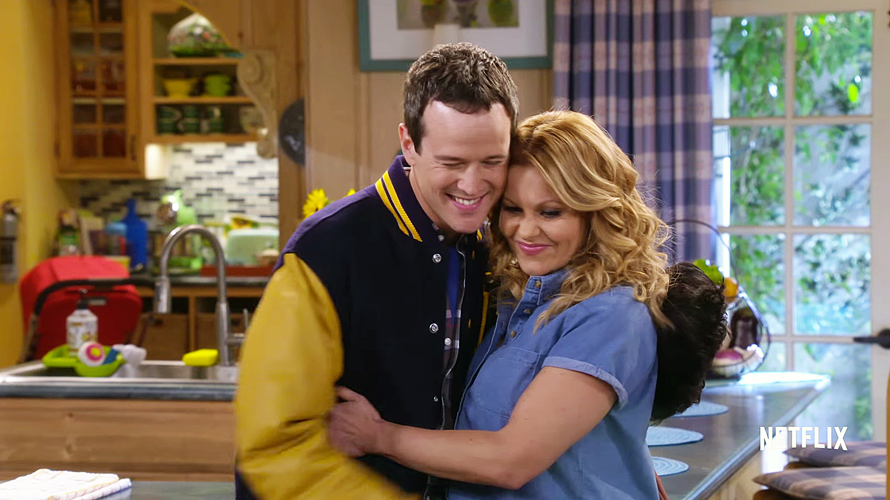 D J Tanner Reunites With Steve In Official Fuller House Trailer Watch