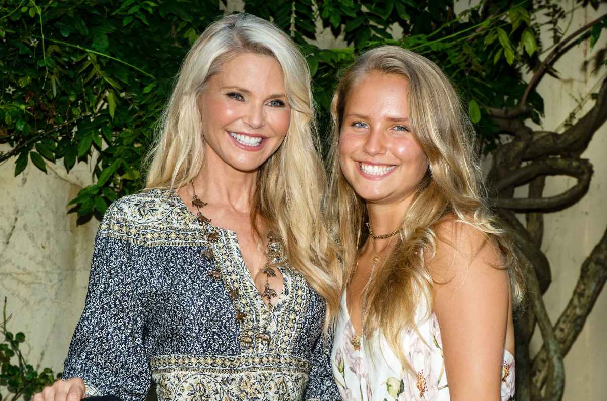 Christie Brinkley Look Alike Daughter Sailor Twin In Denim Overalls Usweekly