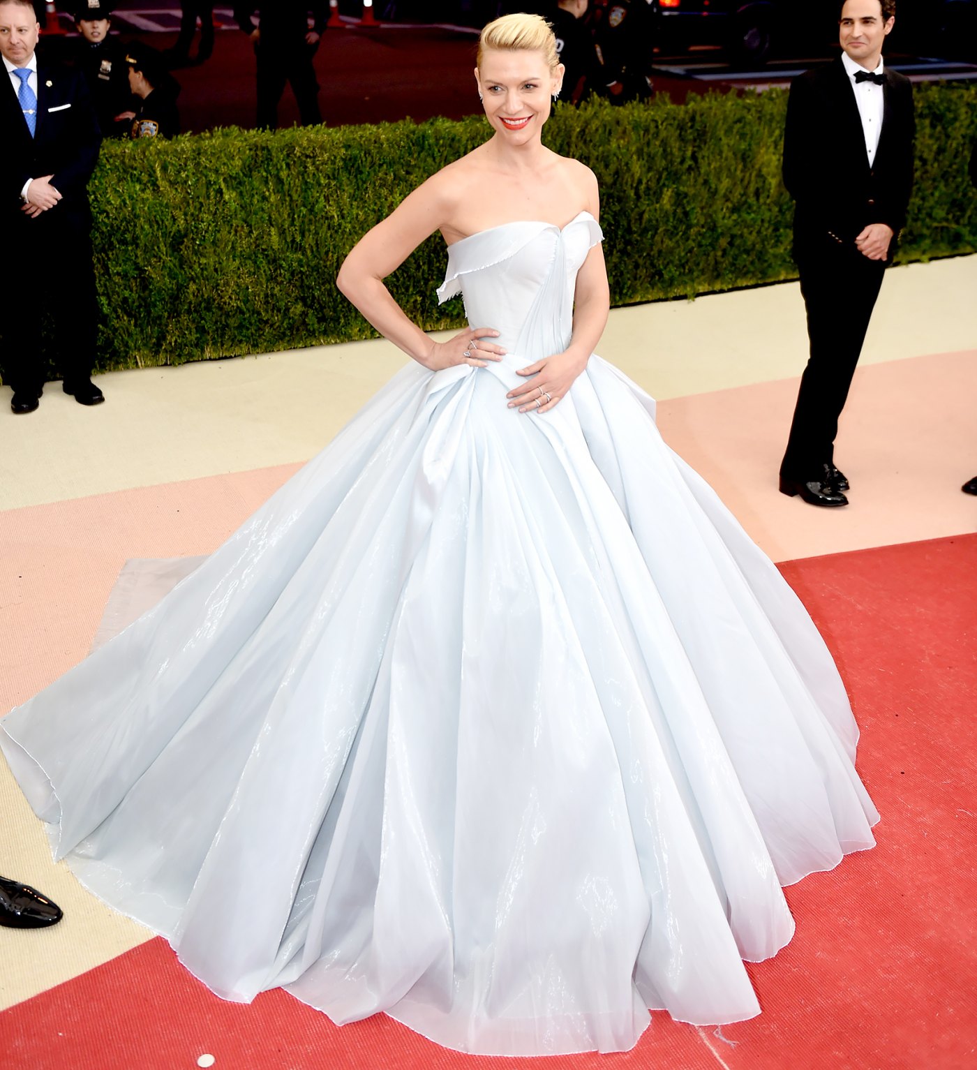 Met Gala 2016 Red Carpet: Claire Danes Wears Light-Up Cinderella Gown ...