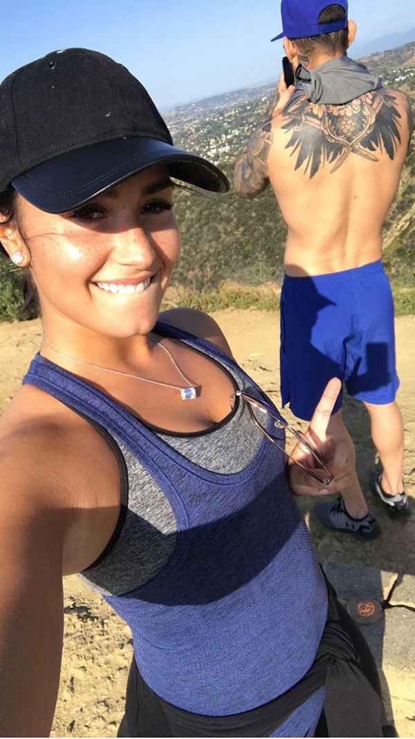 Demi Lovato Makes Out With Guilherme Vasconcelos On Hike Us Weekly 9601