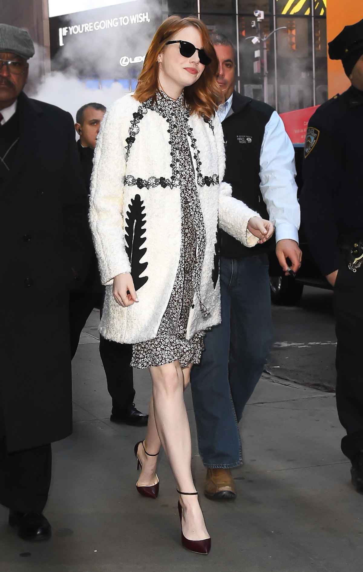 emma stone white dress  Emma stone, Celebrity style, Celebs