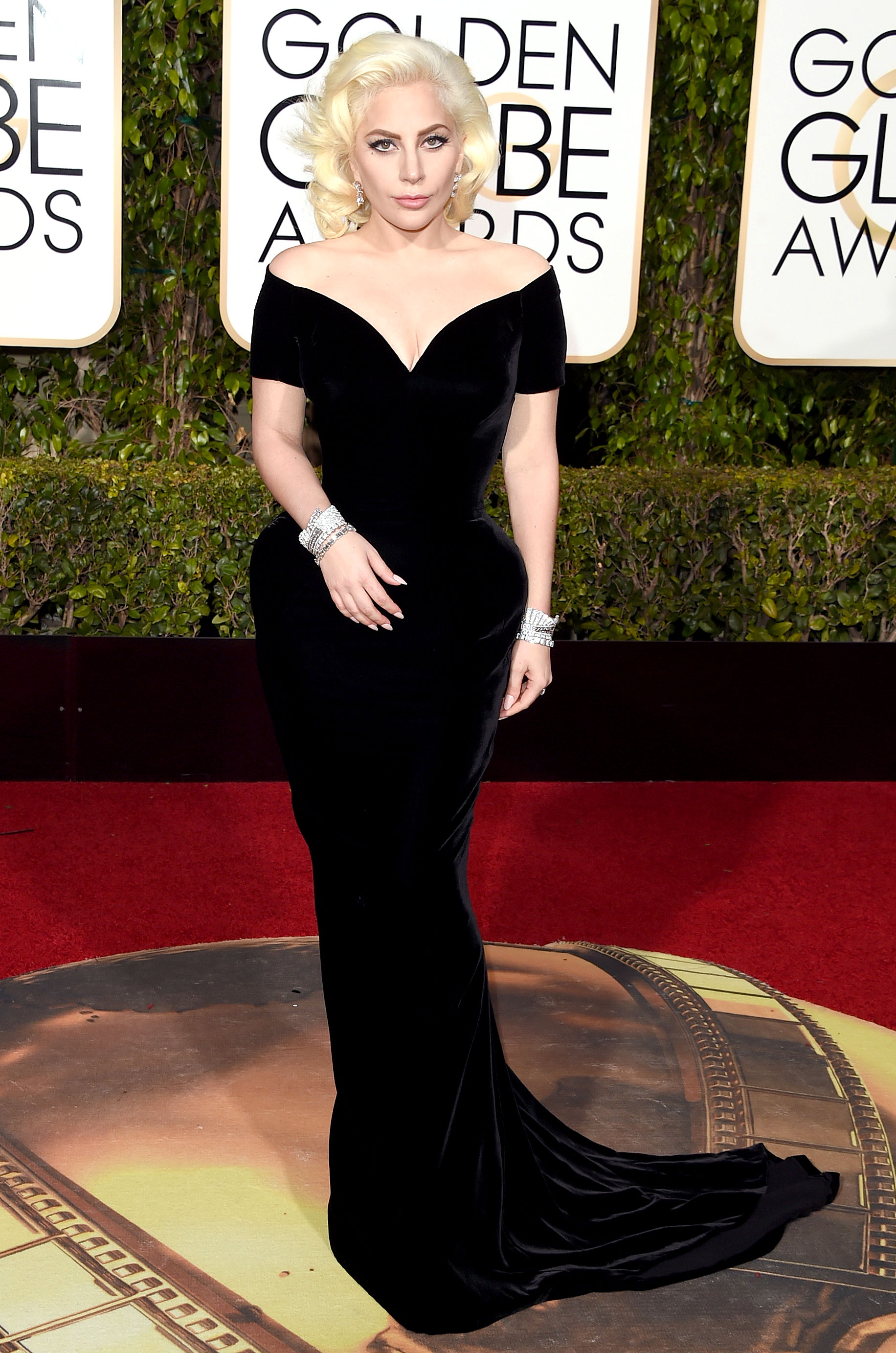Golden Globes Style: Best Versace Dresses on Nicole Kidman, More