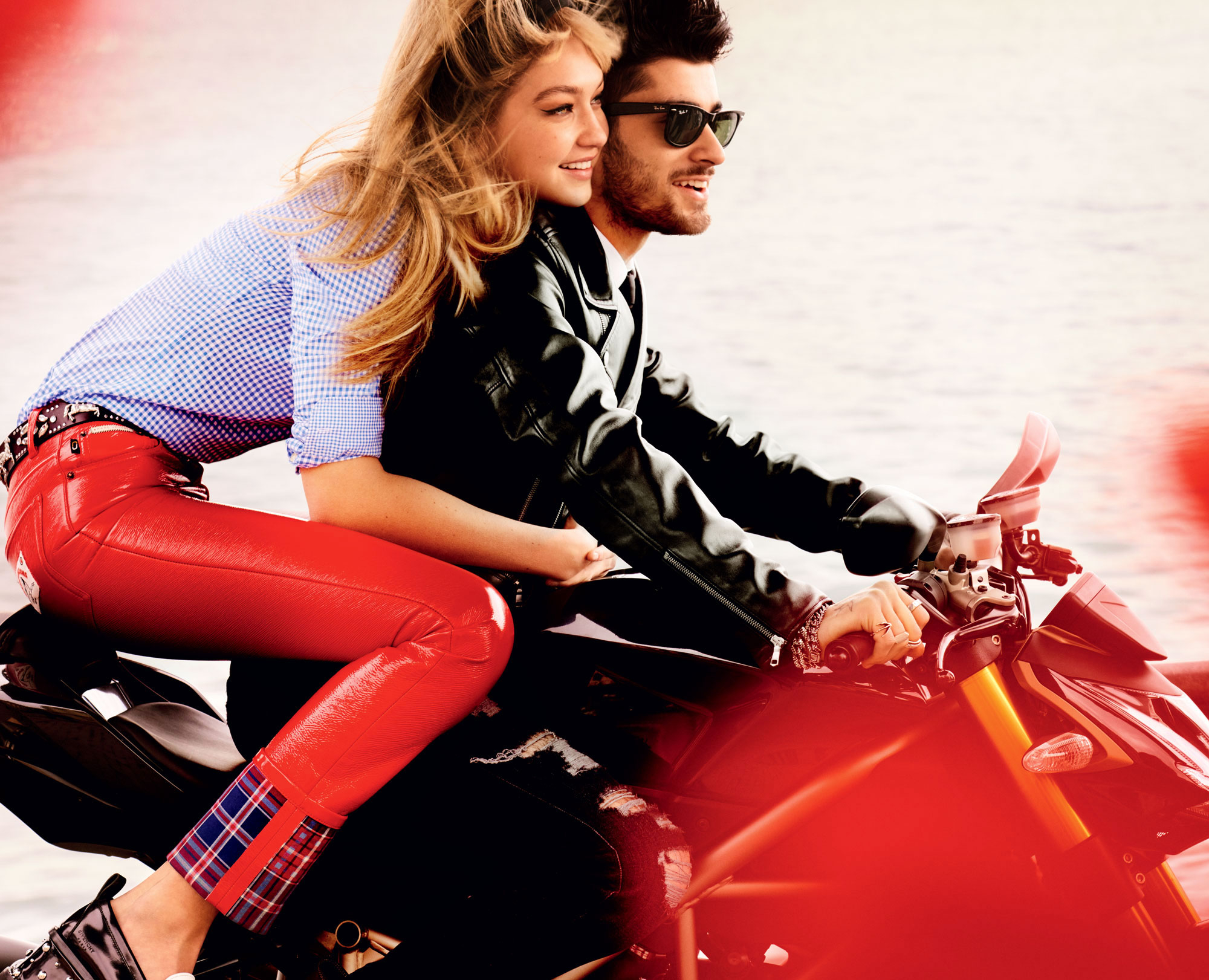 Gigi Hadid And Zayn Malik Kiss In Steamy Fashion Spread For ‘vogue 