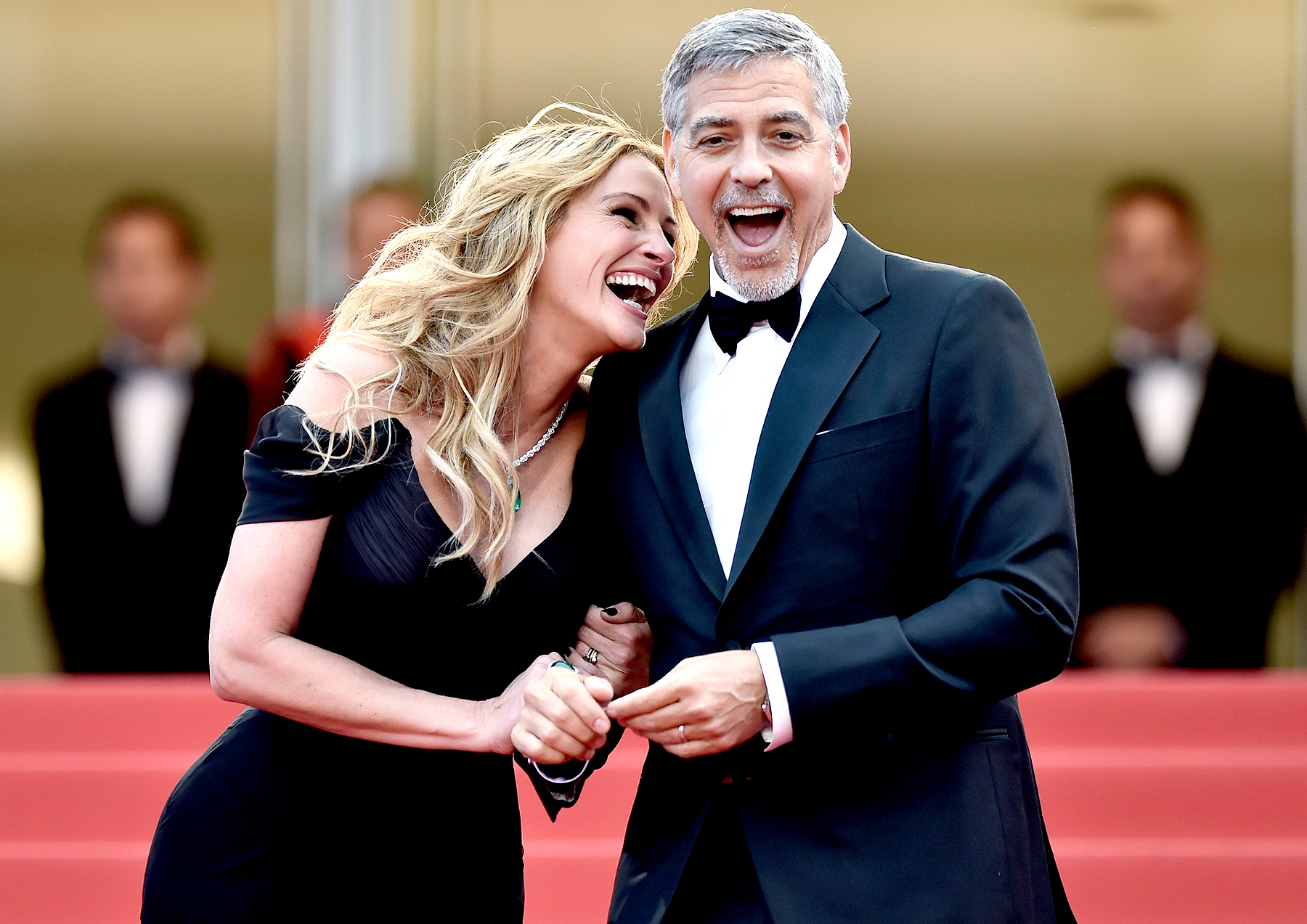 Why Julia Roberts Is Proud of Her Beer-Pong Scene with George Clooney