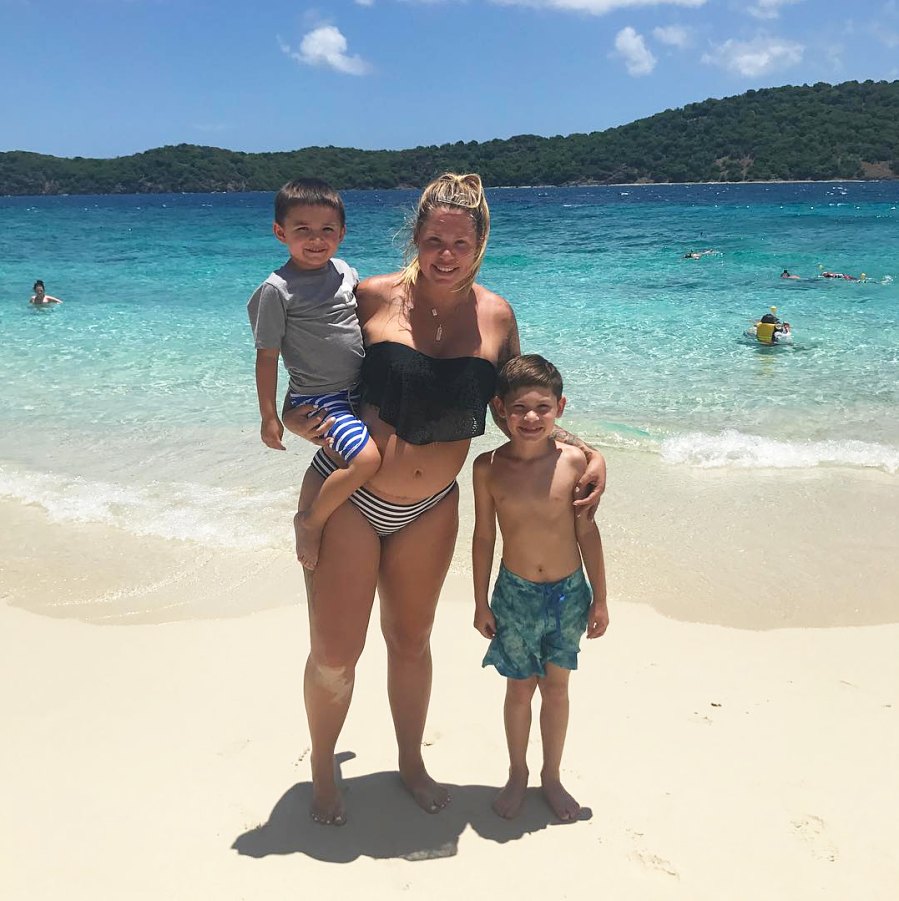 Kailyn Lowry Shows Off Baby Bump In Bikini On Vacation