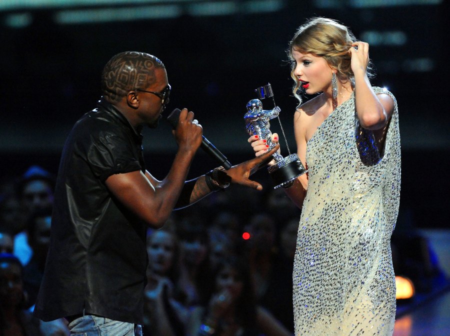 The Wildest, Most Iconic MTV VMAs Moments of All Time