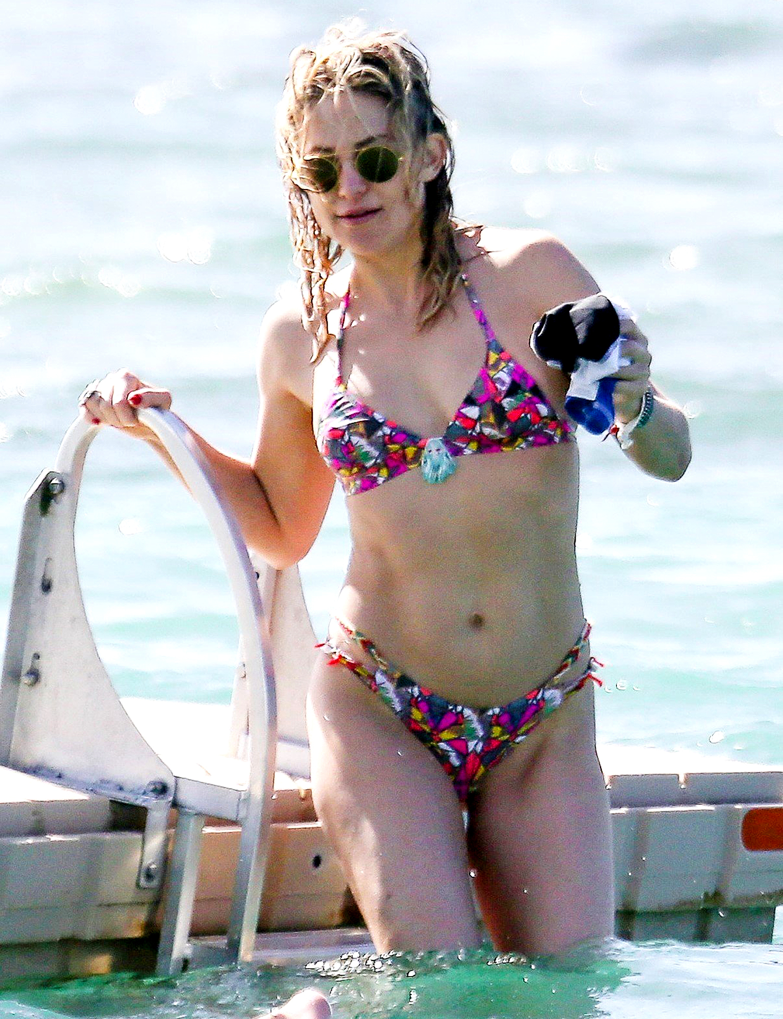 Kate Hudson Shows Off Her Bikini Bod in Throwback Photo: Photo 3609334, Bikini, Kate Hudson Photos