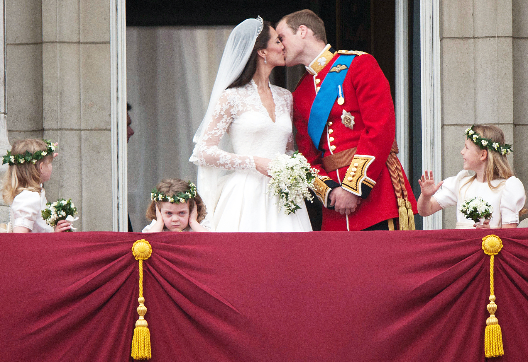 Kate Middleton Prince William Wedding Kiss F81e02eb 161d 42fb Bdcd Ec86250908ea 