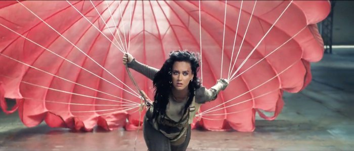 Katy Perry’s Fierce ‘Rise’ Made Us Briefly Forget Naked Orlando Bloom ...