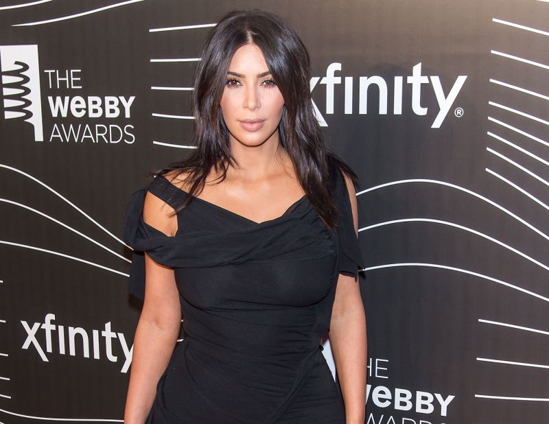 Kim Kardashian Promises Endless Naked Selfies At 2016 Webbys