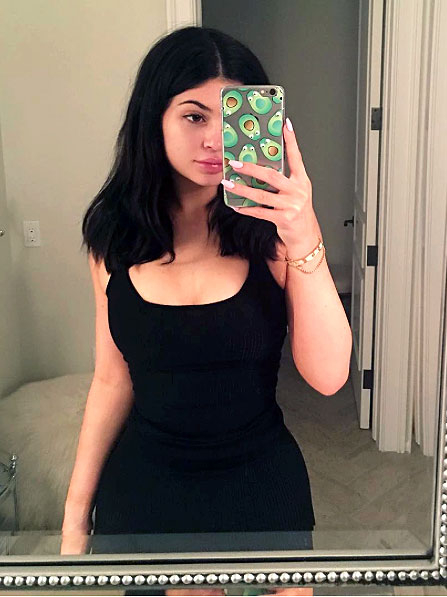 Kylie Jenner Goes Without Makeup Looks Unrecognizable Pic