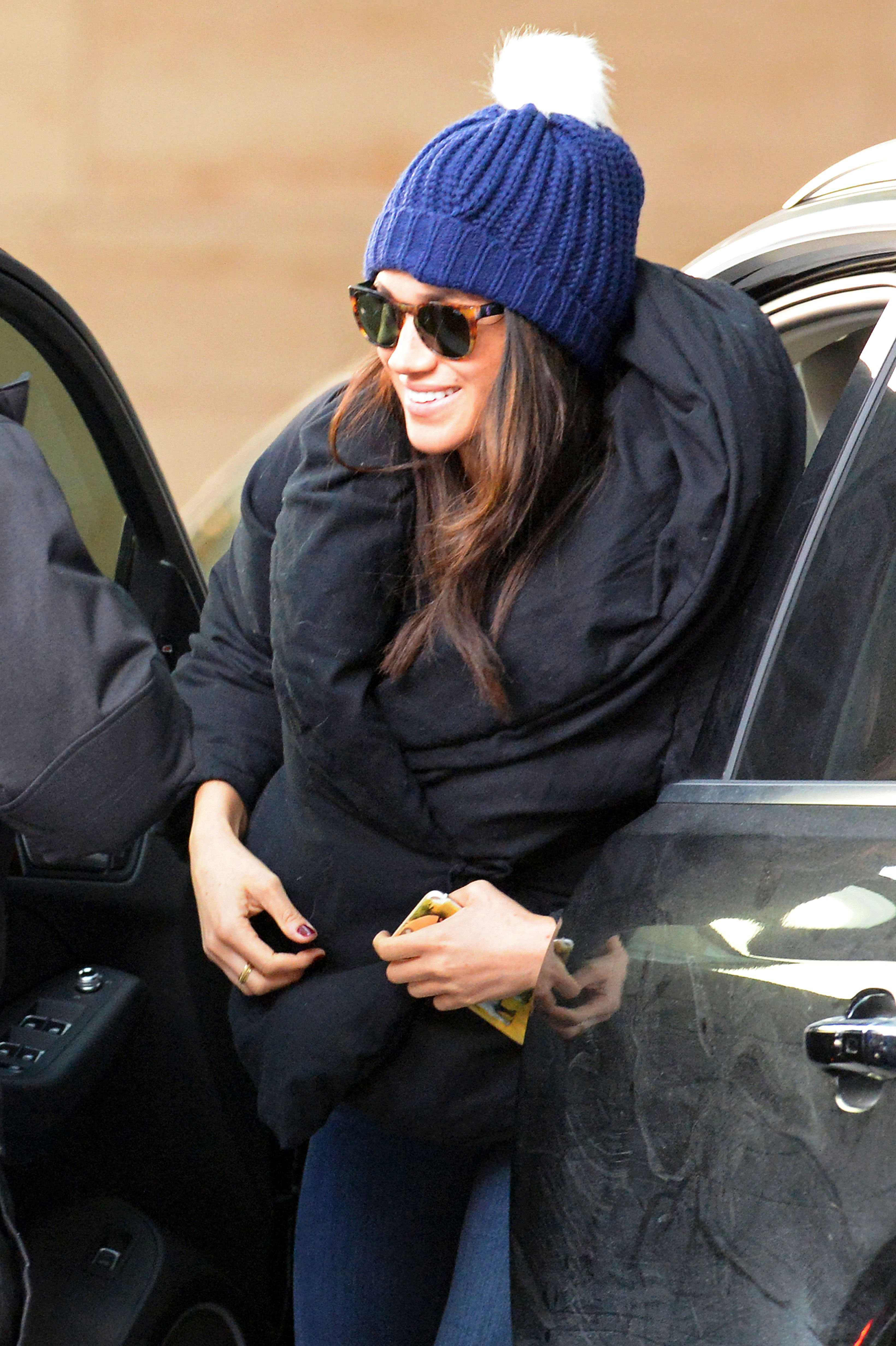 Meghan Markle Loves Beanies Shop Her Look Us Weekly