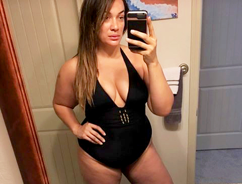 480px x 366px - Nia Jax Posts Empowering Swimsuit Selfie