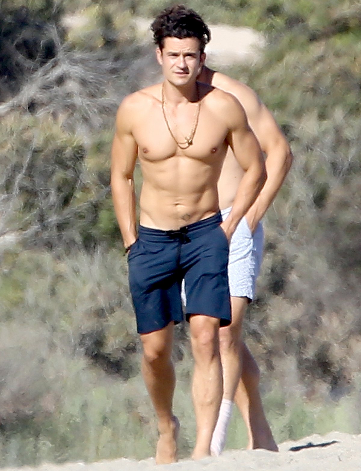 Orlando Bloom Shows Off His Hot Body During Shirtless Stroll