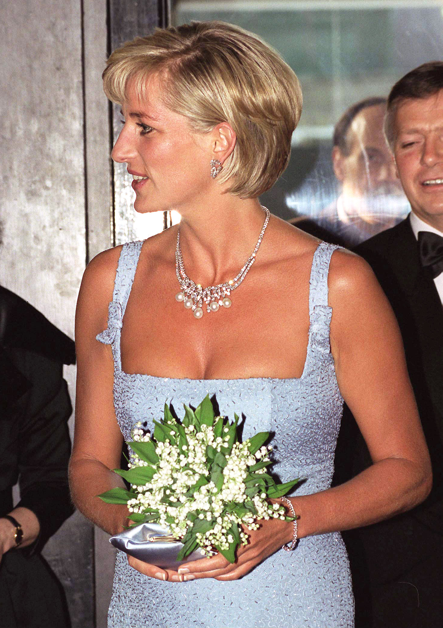 Princess Diana Iconic 6 Row Pearl Necklace Lab Created Diamond and Sapphire  Replica Pendant, Choker Necklace, Valentines & Events - Etsy