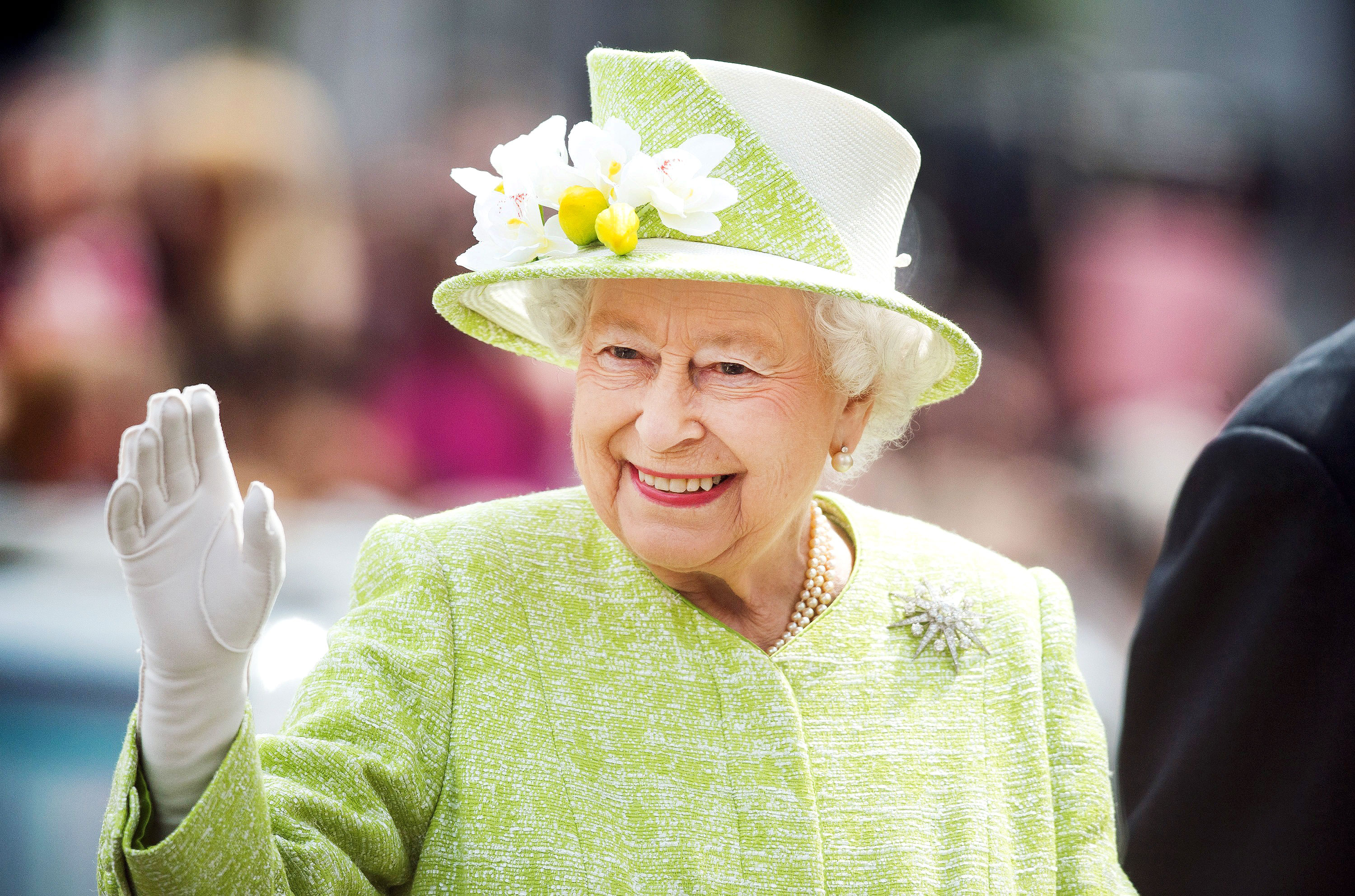 This Is What Queen Elizabeth Ii Wore For Her 90th Birthday 