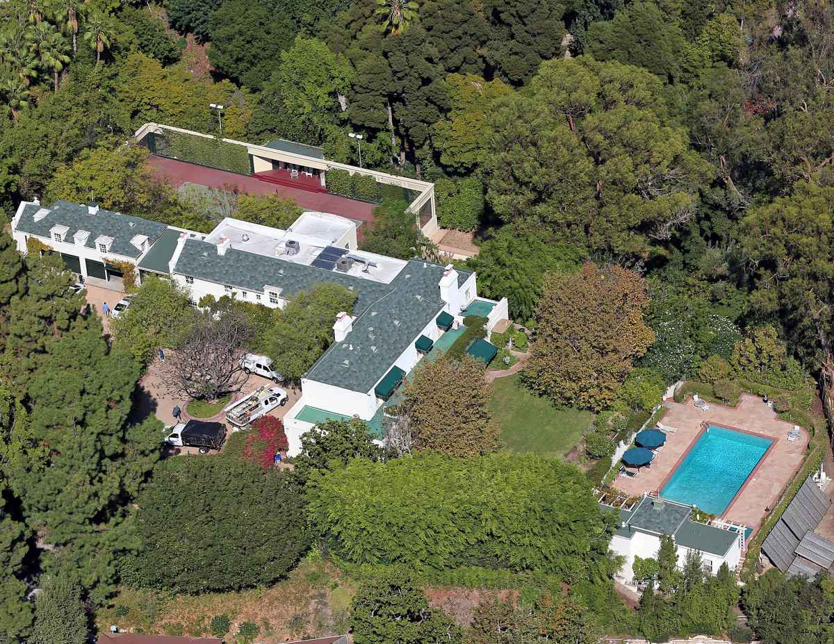 Taylor Swift Wants to Landmark Her 25M Hollywood Home Us Weekly
