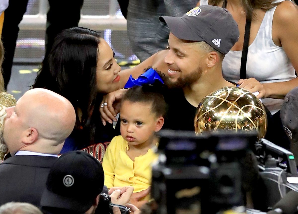 Steph Curry celebrates with family & daughter Riley