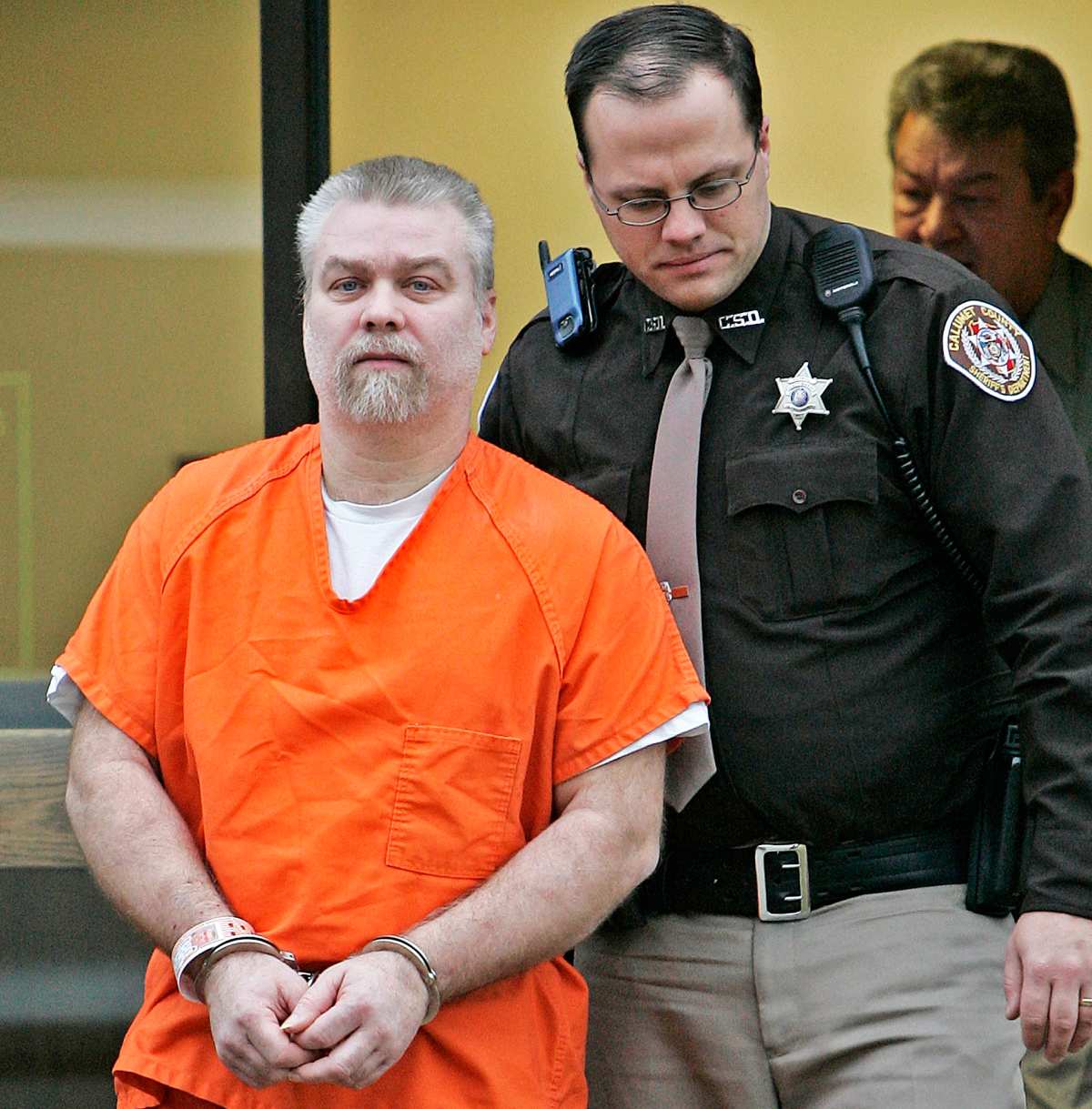 Steven Avery's ex-fiancee makes new claims, telling TMZ Avery once