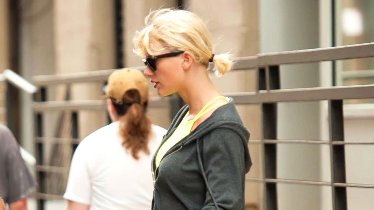 Shop Taylor Swift's Designer Gym Leggings: Street Style Pics
