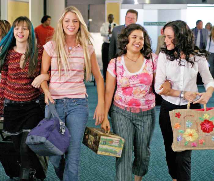 ‘sisterhood Of The Traveling Pants Cast Reunites Photo Us Weekly 